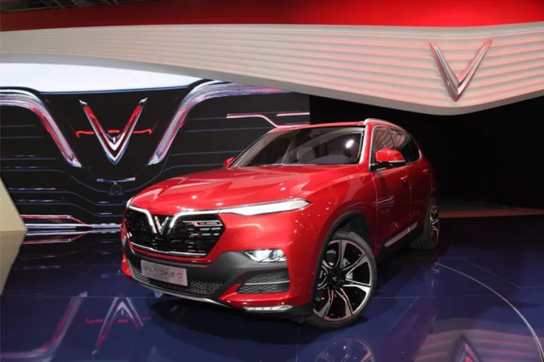 Ngay khi ra mắt, VinFast đã gây tiếng vang lớn khi tham gia Paris Motor Show 2018 – một trong những triển lãm ô tô danh giá nhất thế giới.